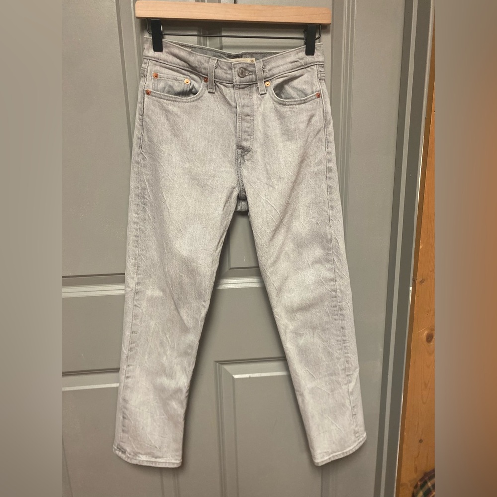 Levi’s Straight Leg Jeans - Size 25